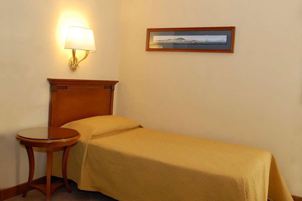 Le Cheminee Business Hotel Napoli Room photo
