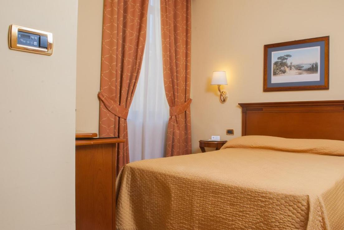 Le Cheminee Business Hotel Napoli Exterior photo